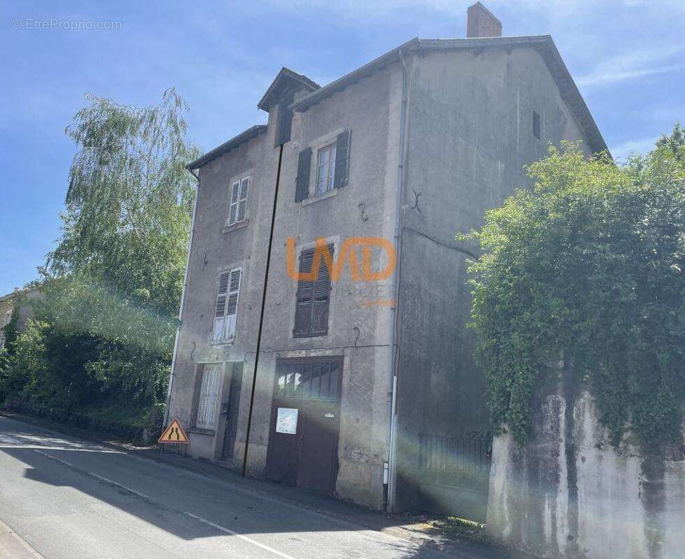 Maison à AUBIN