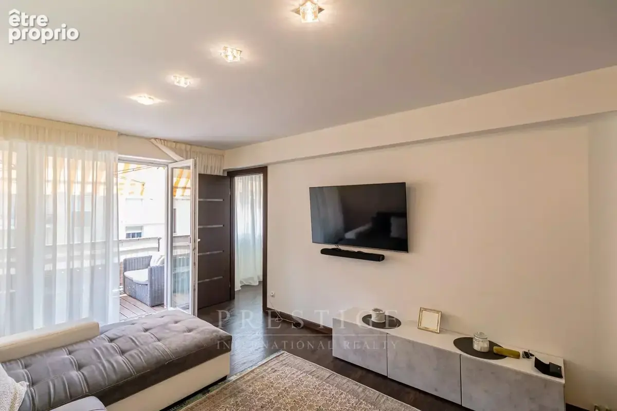 Juan les pins, 3 pièces, terrasse sud , cave, parking &  garage à vendre loué - photo 3