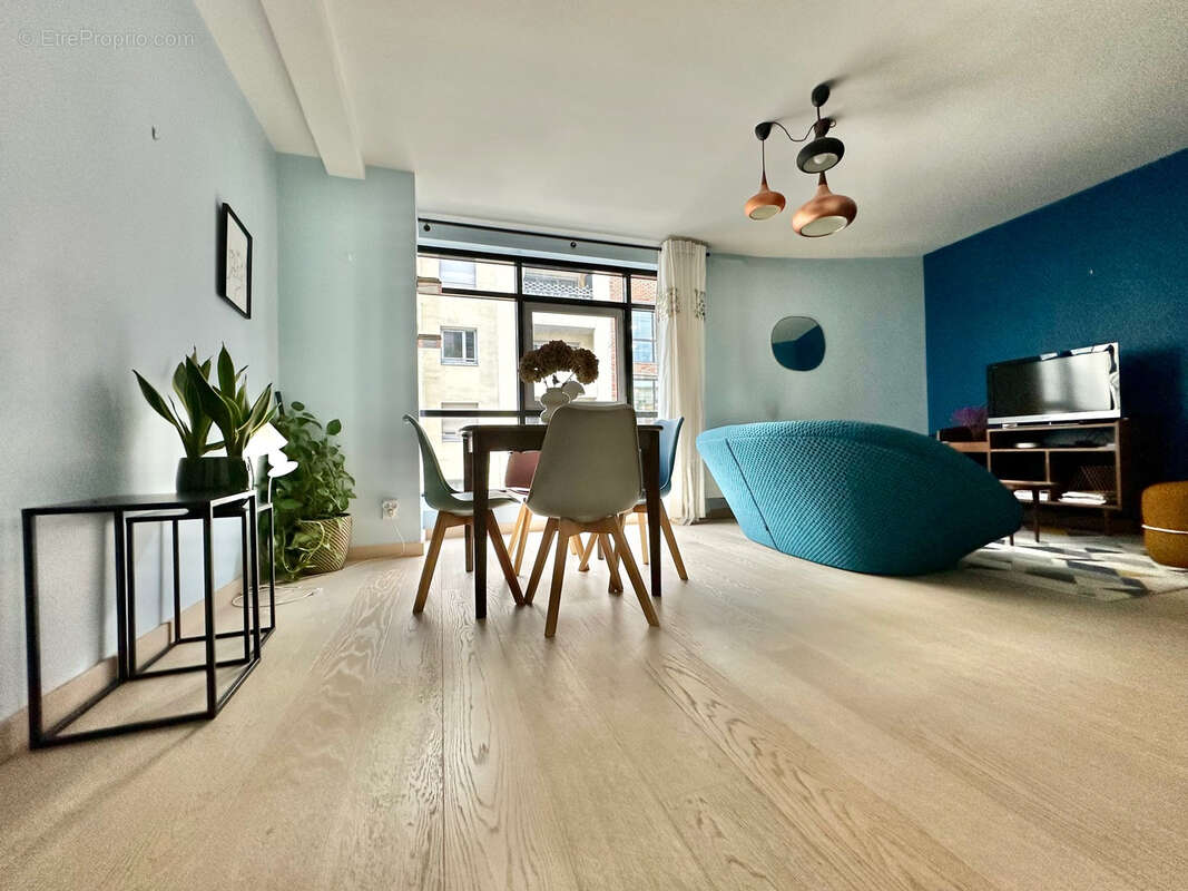 Appartement à PARIS-11E