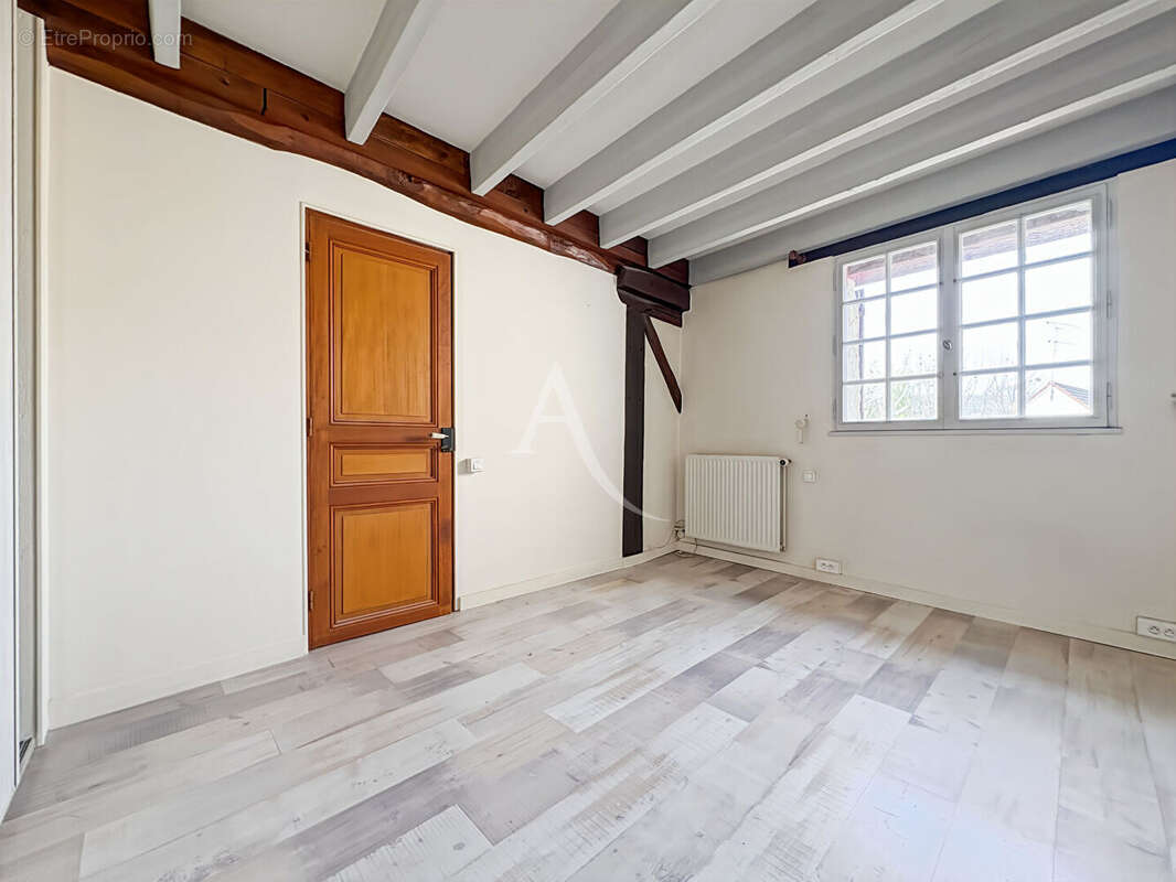 Maison à JANVILLE-SUR-JUINE
