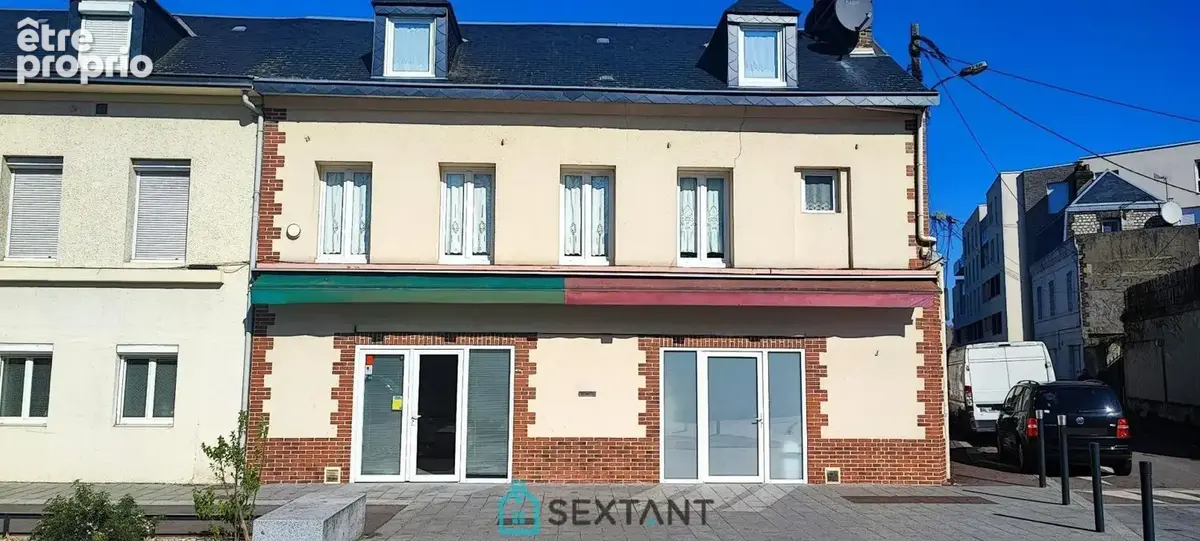 Immeuble avec local commercial + appartement T3 - photo 2