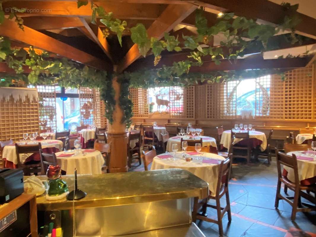 Commerce à FONT-ROMEU-ODEILLO-VIA