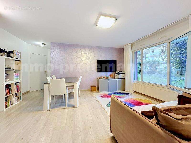 Appartement_T3_Annemasse_Genève_Ceva_tramway_Suisse_investissement_hyper_centre_Séjour_cuisine_ouverte_ - Appartement à ANNEMASSE