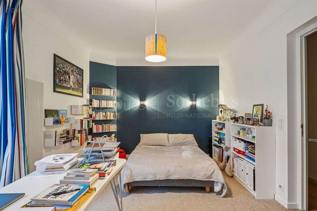 Appartement à PARIS-7E
