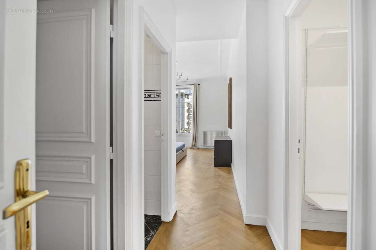 Appartement 190 m² à Paris-16e  - photo 11