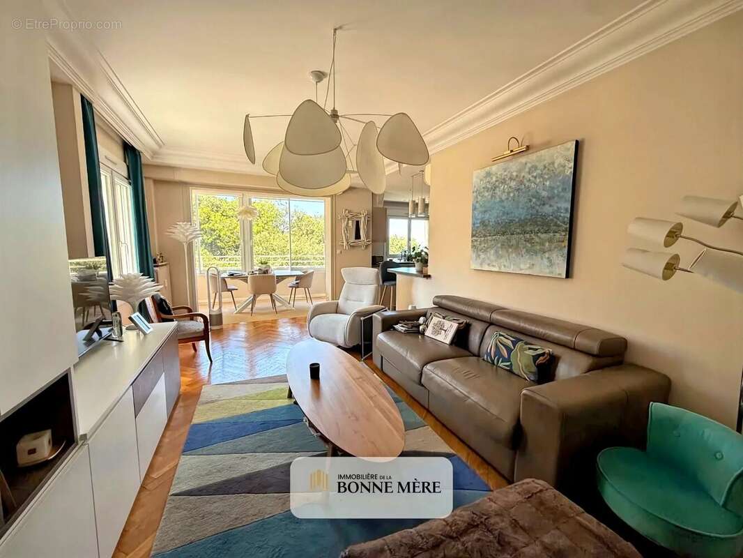 Appartement 89 m² à Marseille-6e  - photo 2