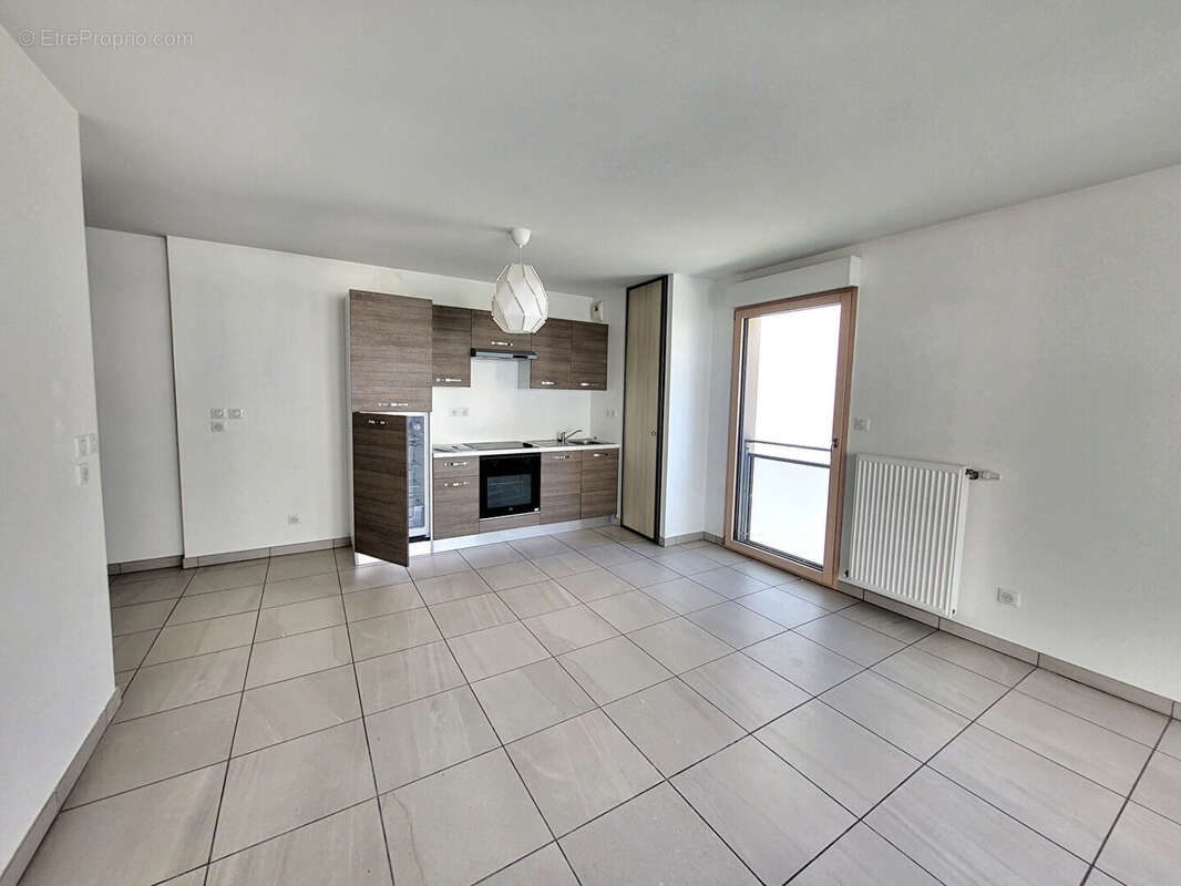 Appartement à NEUVILLE-SUR-SAONE