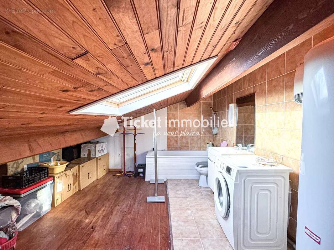 Appartement à BRUGUIERES