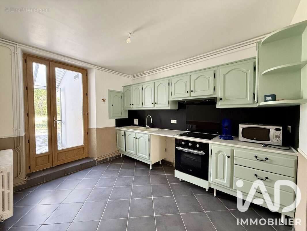 Maison 103 m² à Evaux-Les-Bains  - photo 4