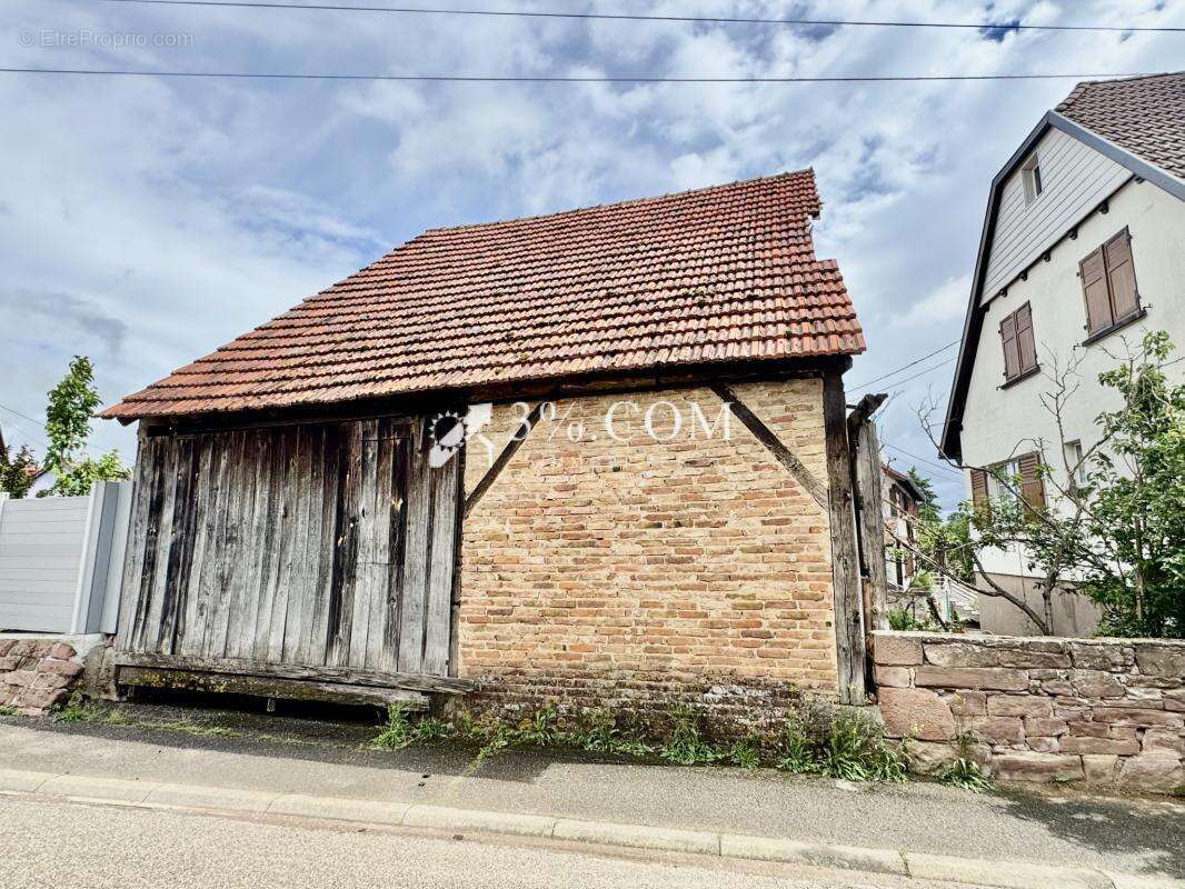 3%COM Jolie maison avec 5 chambres et une grange au centre d - photo 3