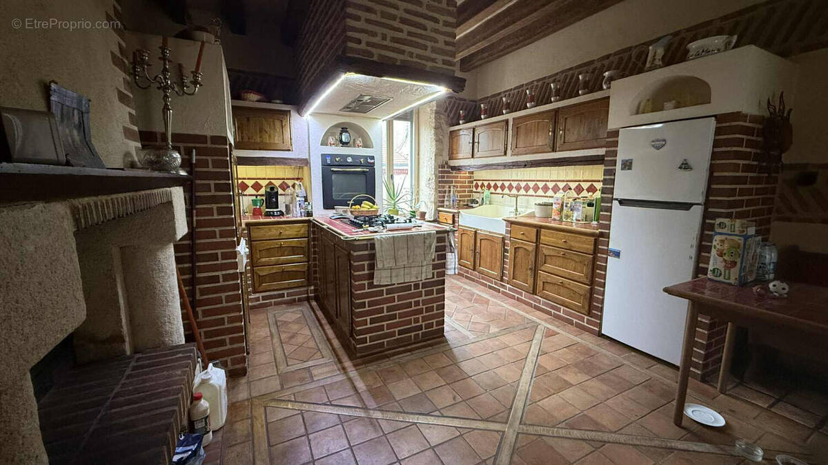 Maison à SEMUR-EN-VALLON