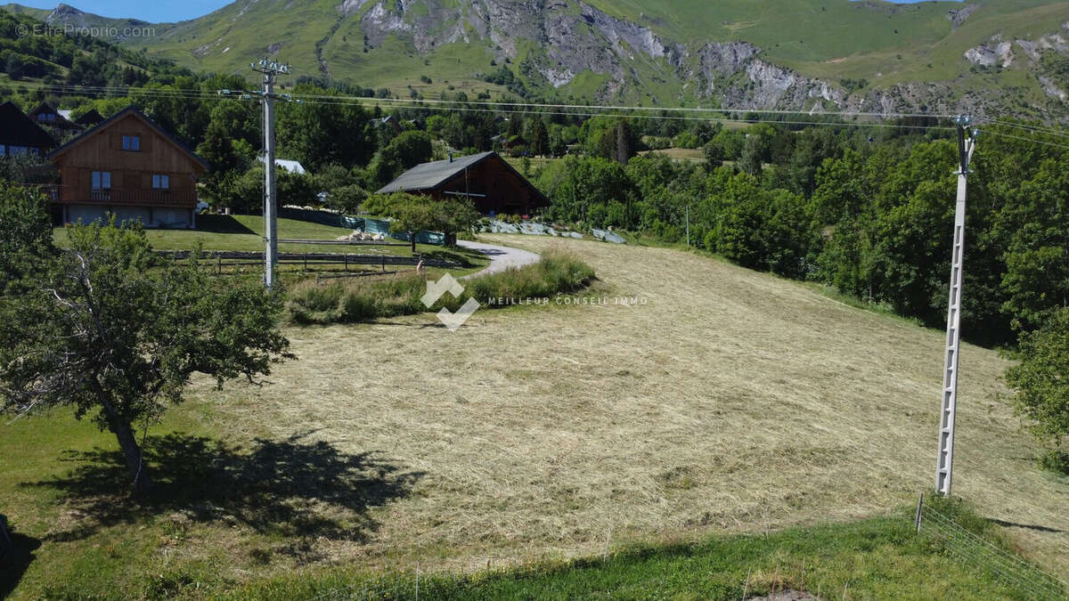 Terrain à JARRIER