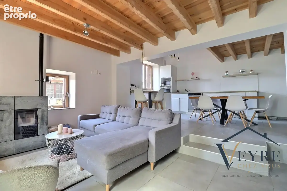 Photo Maison à Vic-Le-Comte au prix de 164 500€