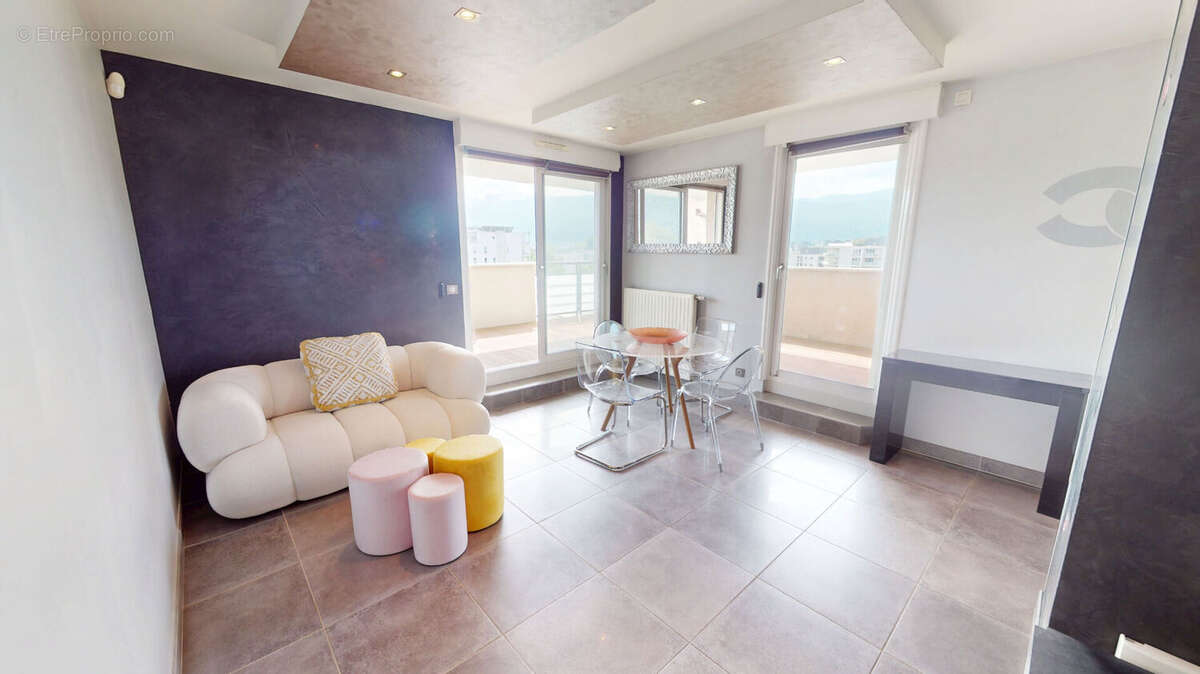 Appartement à SAINT-MARTIN-D'HERES