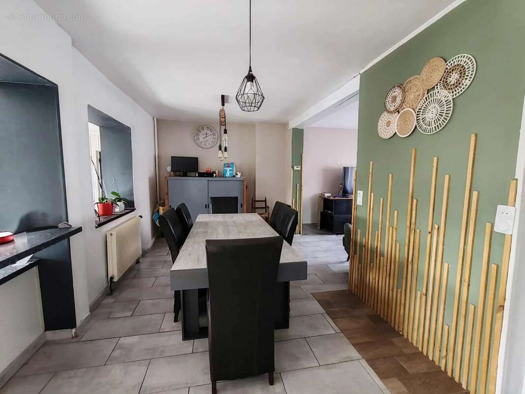 Maison à NEUVILLE-SAINT-REMY