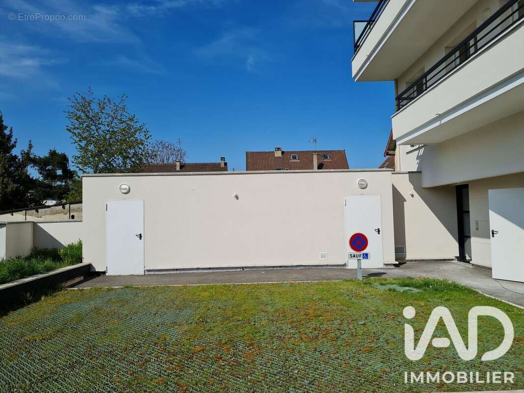 Photo 3 - Appartement à SAINTE-GENEVIEVE-DES-BOIS