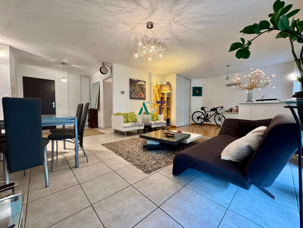 Appartement à MEYLAN