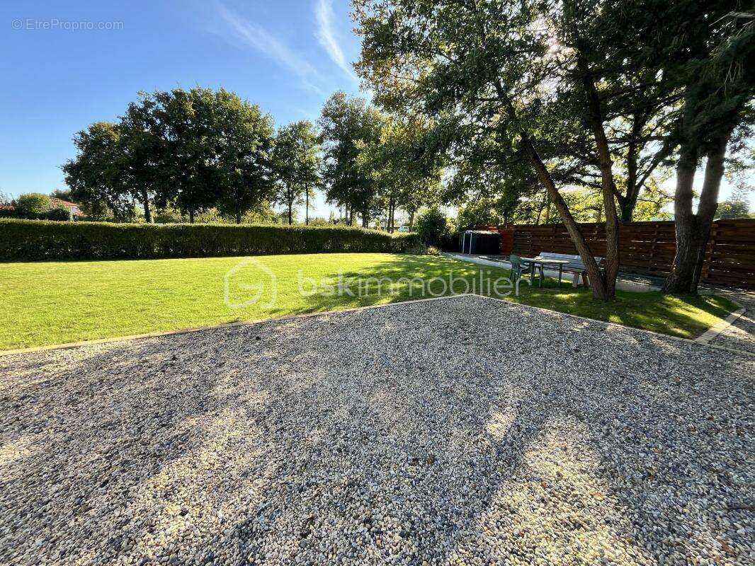 Maison à SAINT-CHRISTOPHE-LA-COUPERIE