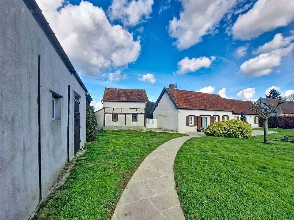 Maison à ETREPAGNY
