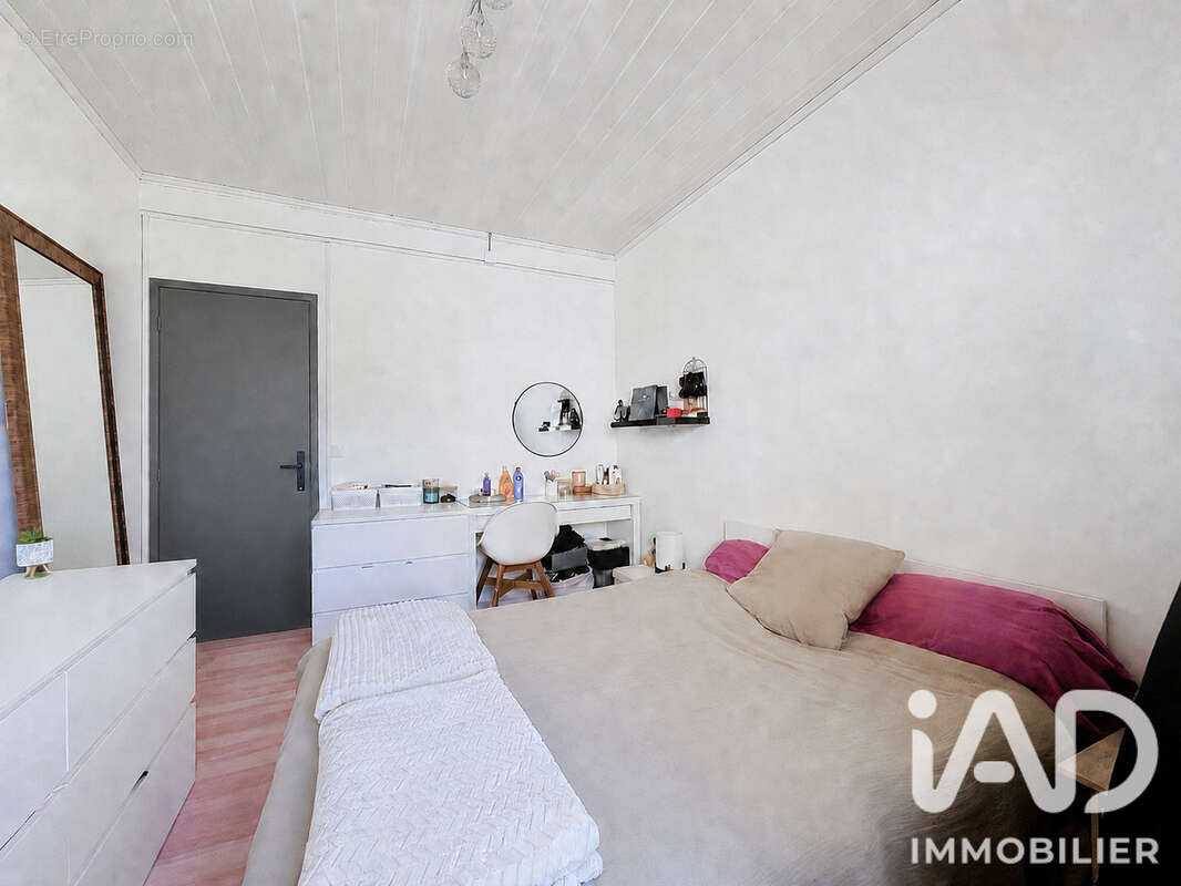 Maison 81 m² à Paron  - photo 9
