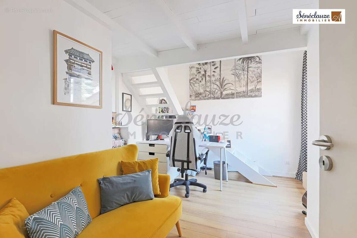 Appartement à SAINT-GENIS-LAVAL