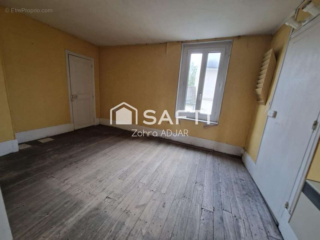 Photo 2 - Maison à JUILLY