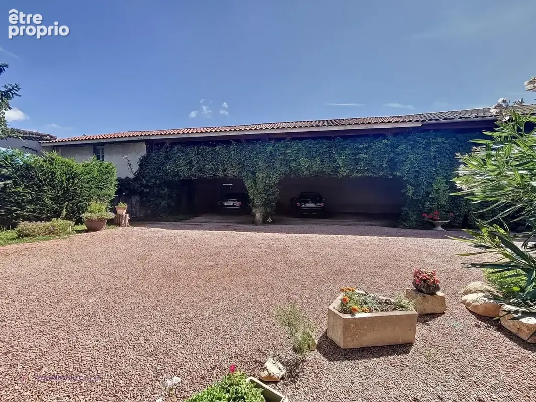 Vente : maison 261m² à chalain le comtal - photo 5