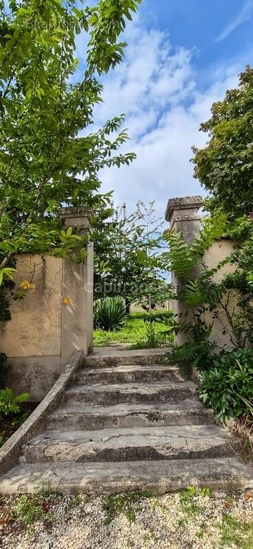Maison à TOURS-SUR-MARNE