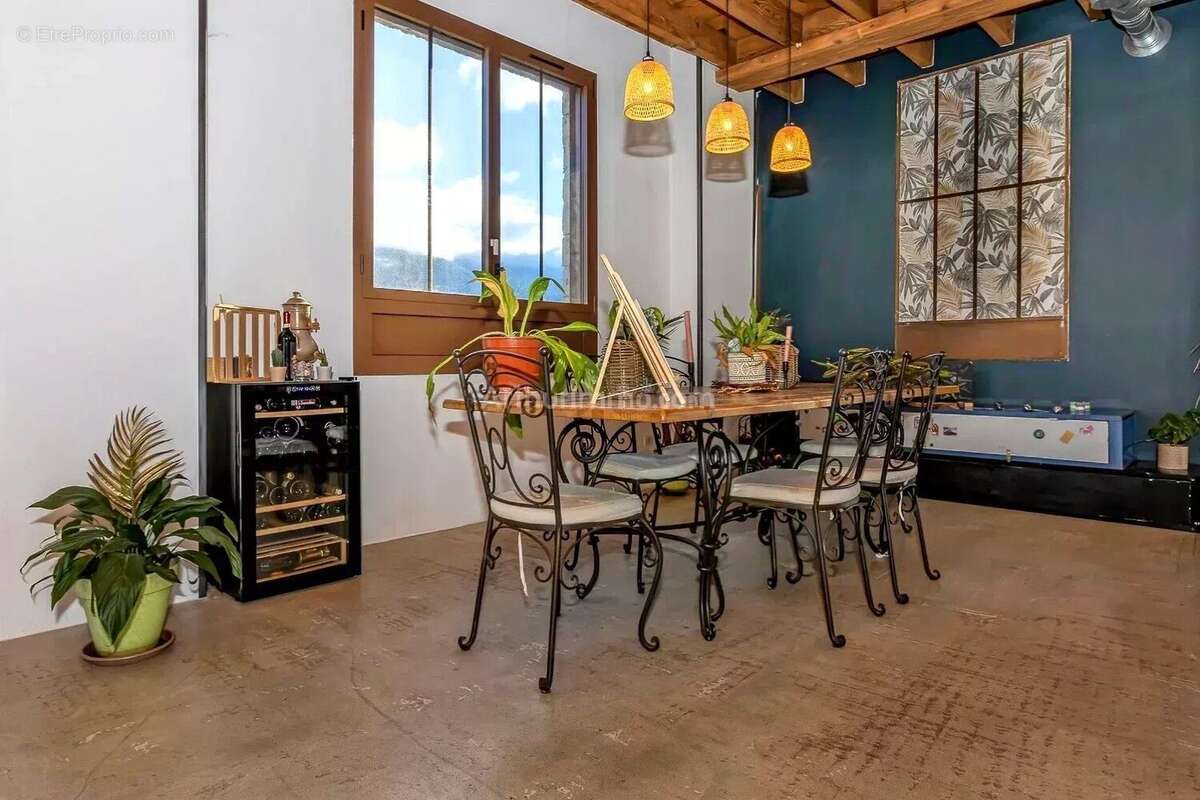 Maison à CHAMPAGNE-EN-VALROMEY