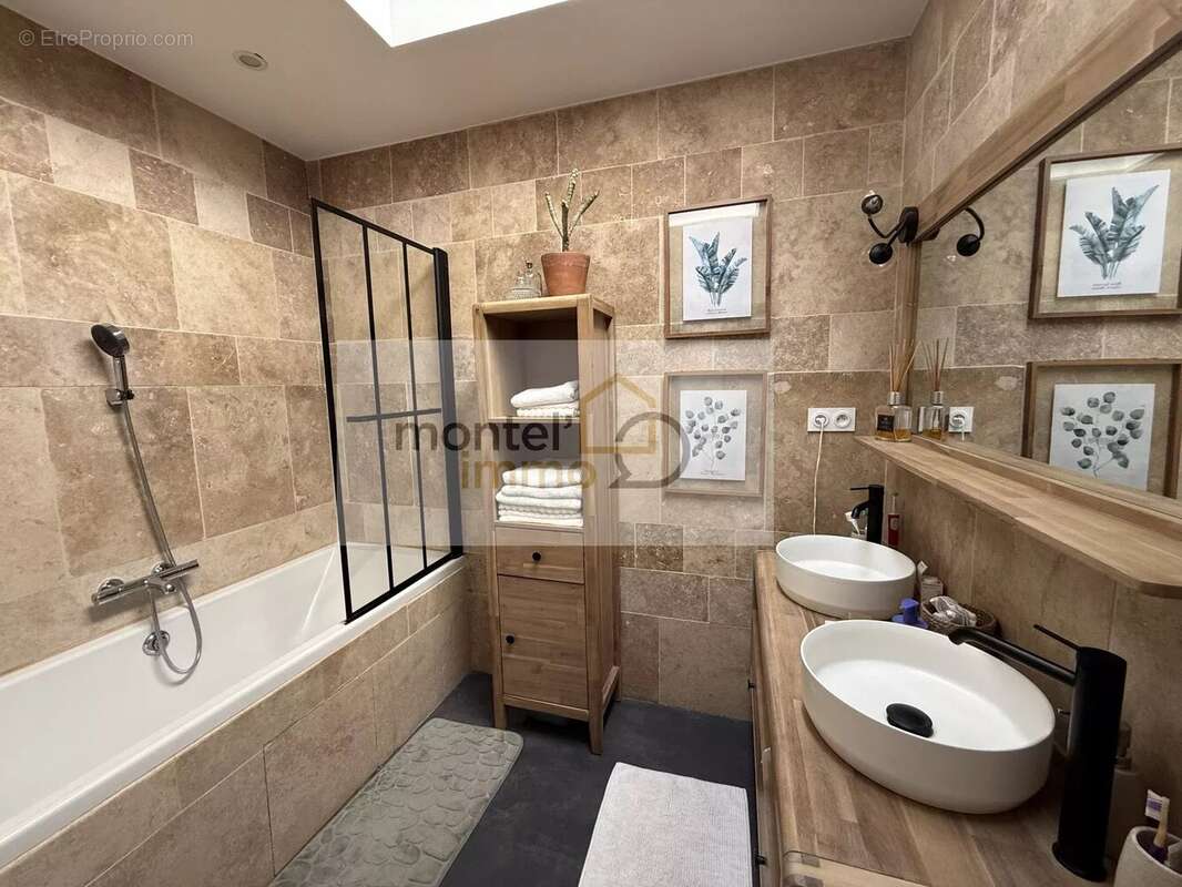 Maison à MONTELIMAR