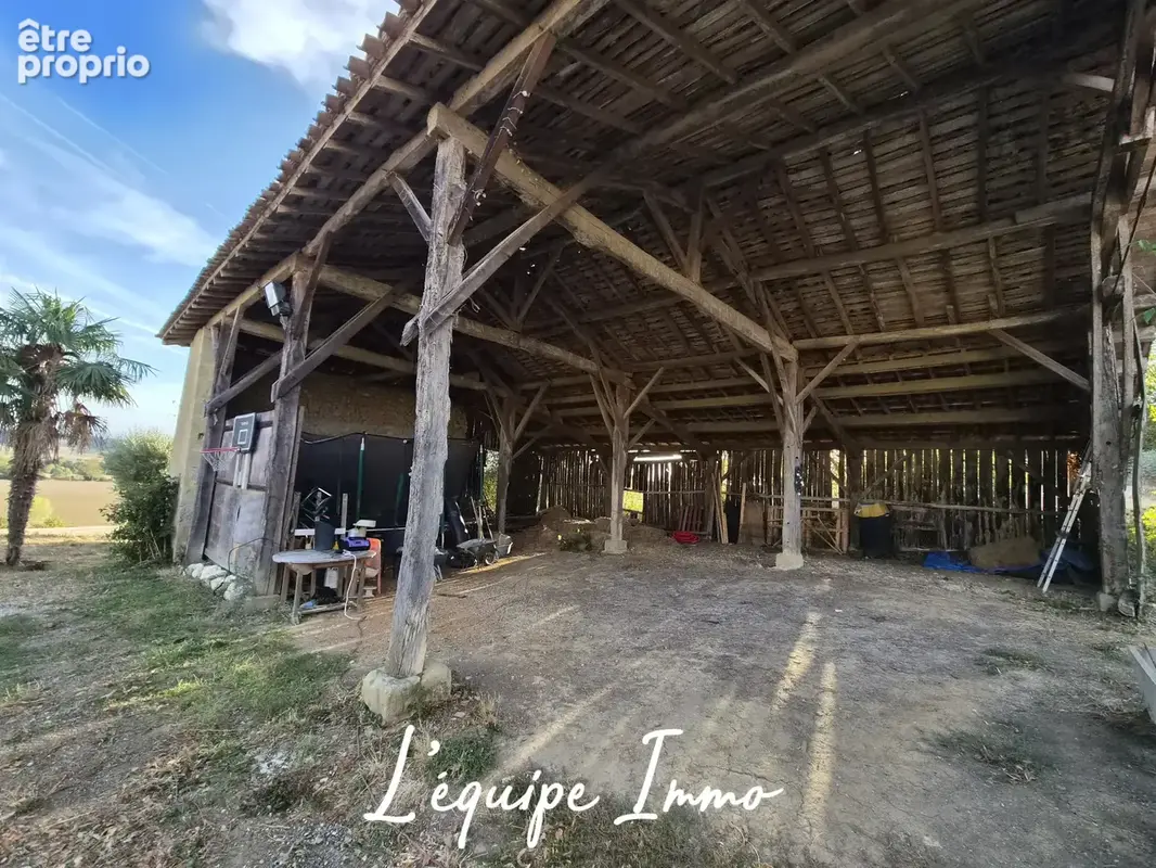 Propriété de 262 m2 vue Pyrénées comprenant 6 chambres avec dépendances et piscine sur plus de 6000 m2 - photo 15