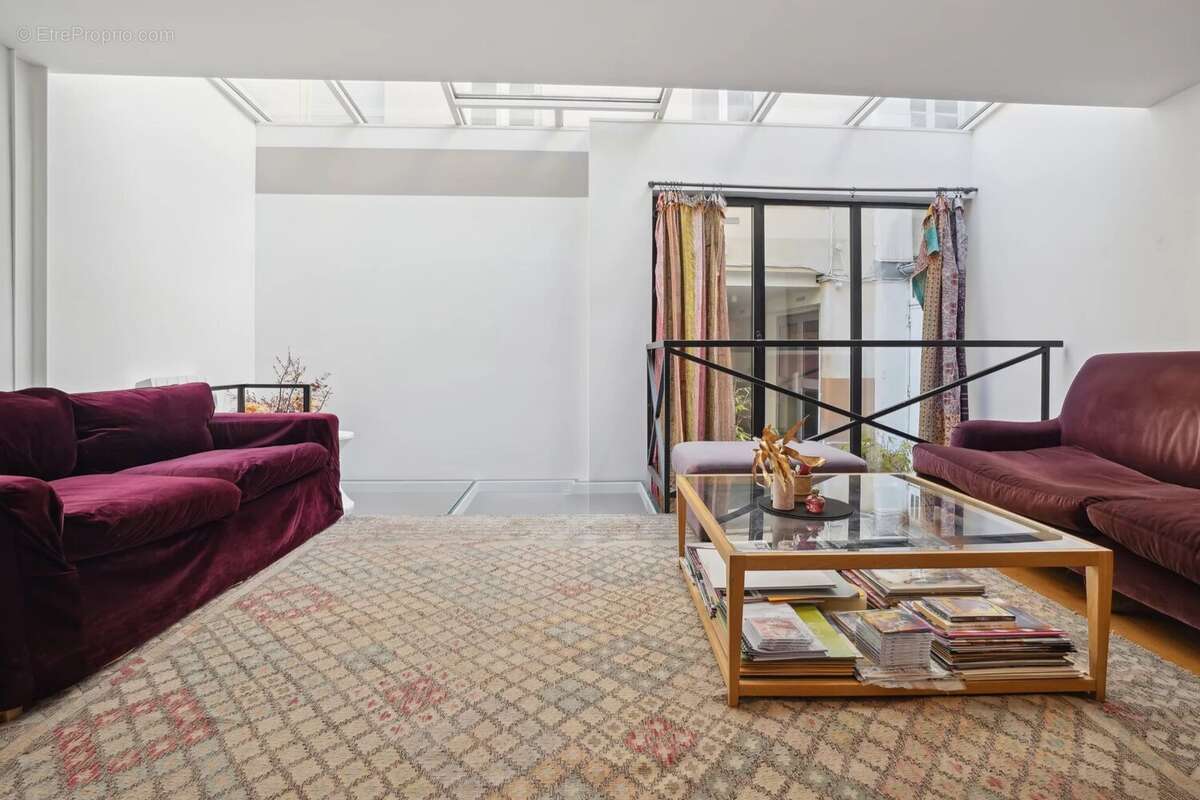 Commerce à PARIS-11E