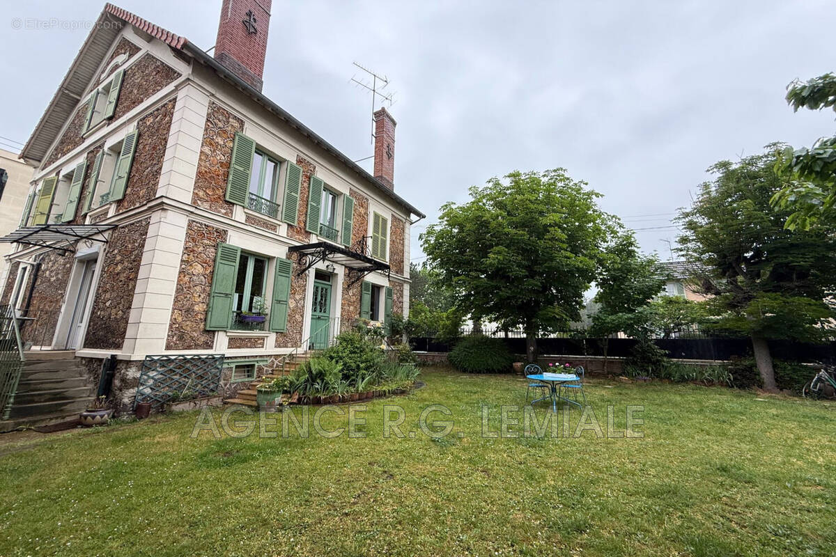 Maison à MAISONS-LAFFITTE