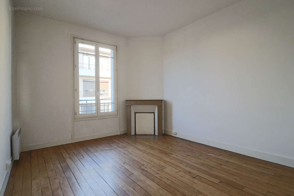 Appartement à LES PAVILLONS-SOUS-BOIS