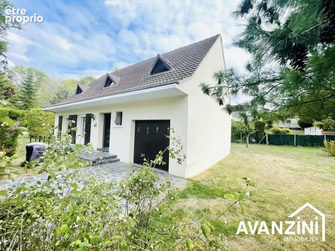 Photo Maison à Couilly-Pont-Aux-Dames au prix de 395 000€
