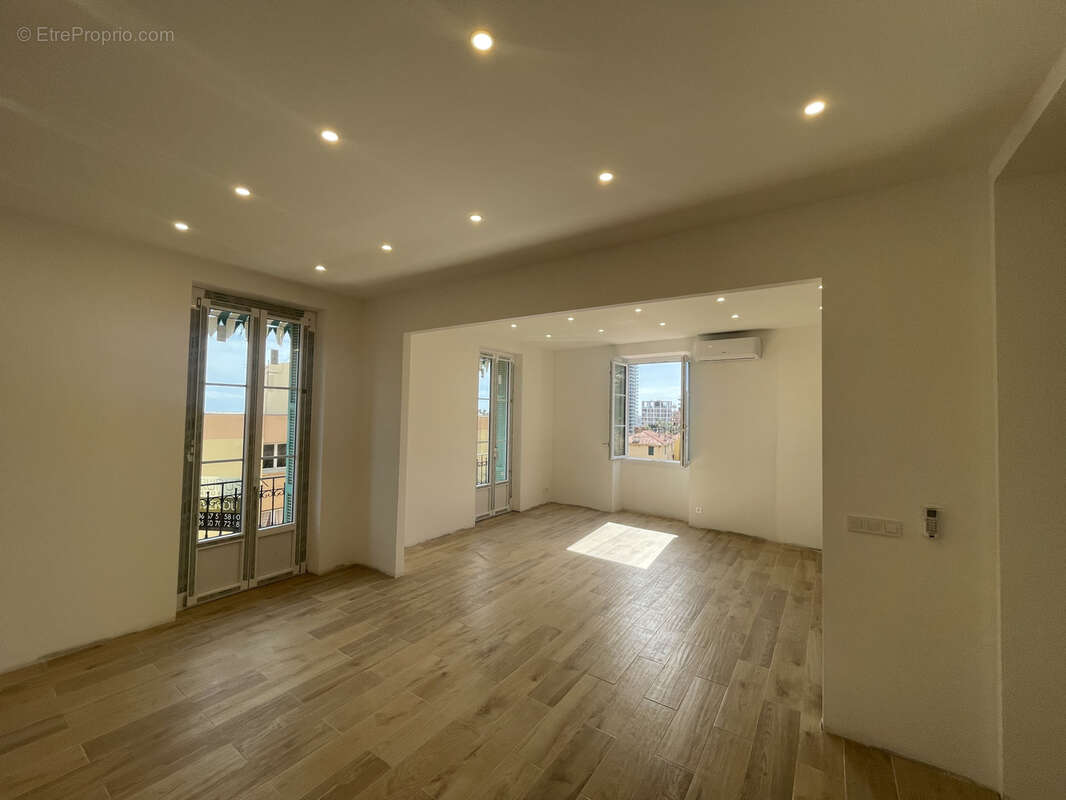 Appartement à ROQUEBRUNE-CAP-MARTIN