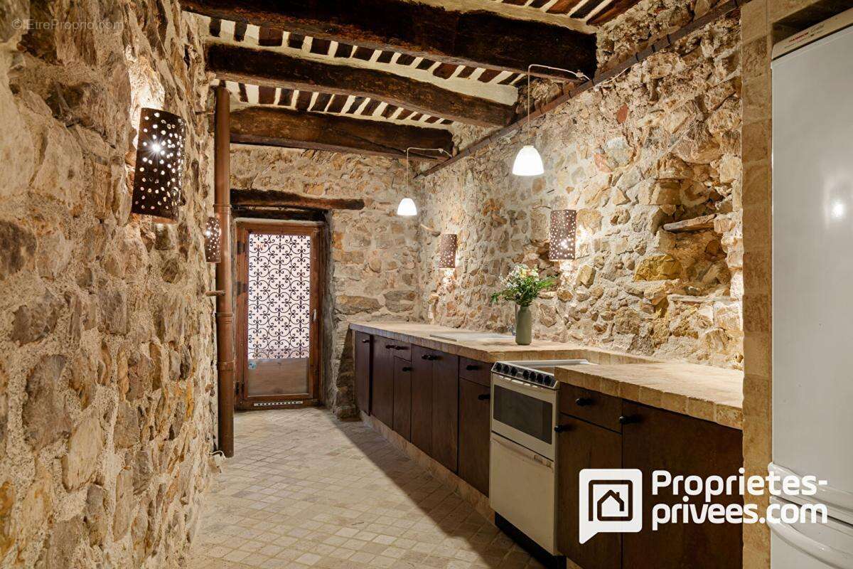 Maison à MONTAUROUX