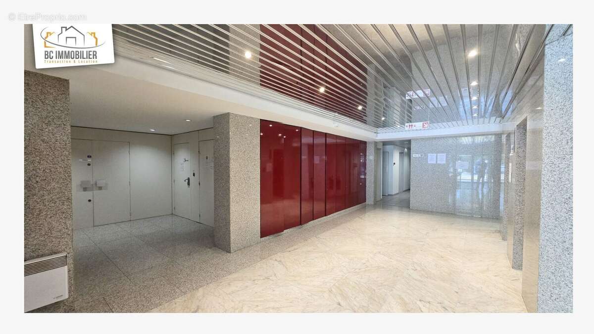 Commerce 778 m² à Ferney-Voltaire  - photo 5