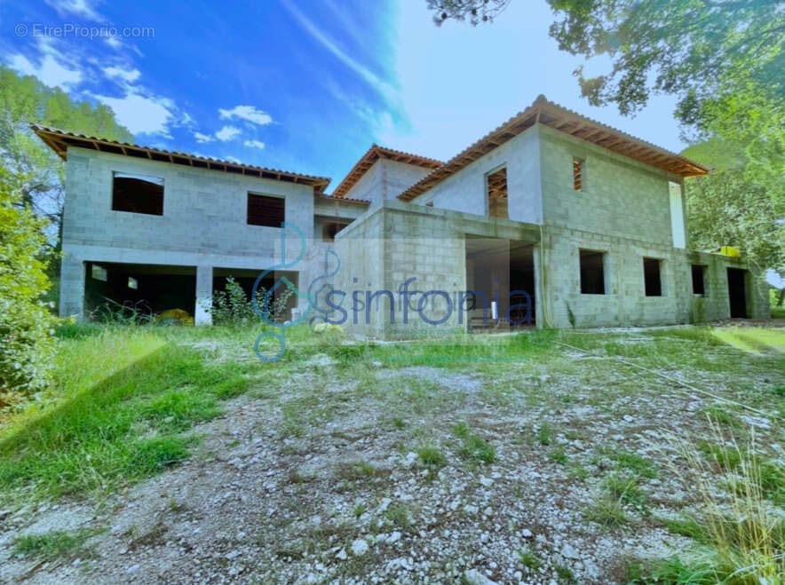 Maison à SAINTE-ANASTASIE