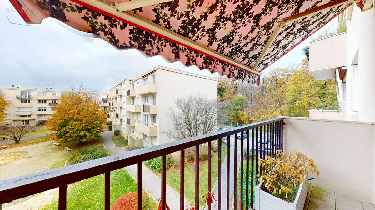Appartement Bois d'Arcy 5 pièces 97.20 m2 + 1 cave + 1 garage fermé extérieur - photo 6