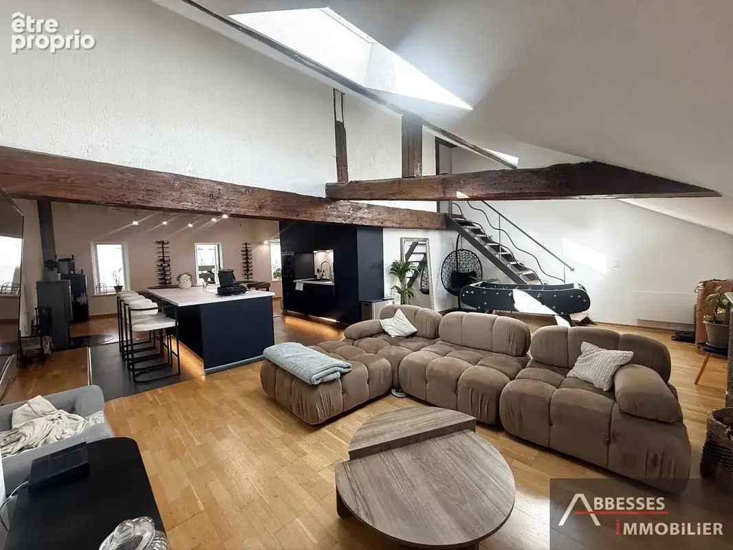 EN EXCLUSIVITÉ - CENTRE VILLE : Au 2ème et dernier étage : Superbe appartement esprit loft de type F5 - photo 3