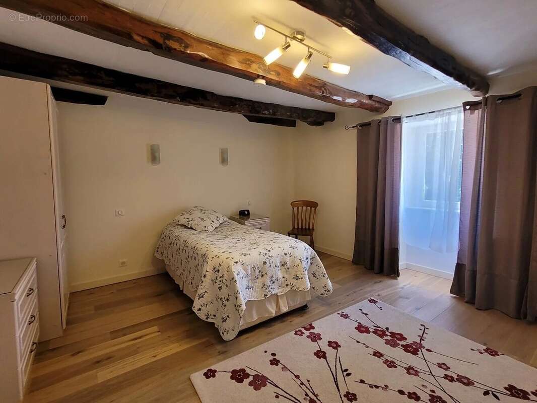 Charmante propriété en pierre avec dépendance, sur plus de 2500 m² de terrain, à 20 minutes de Cahors - photo 9