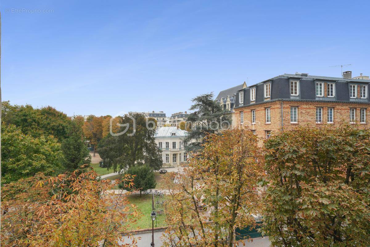 Appartement à NEUILLY-SUR-SEINE