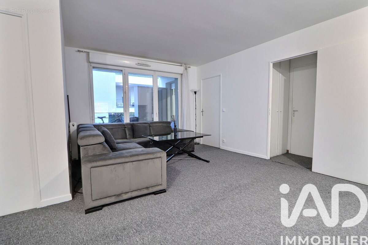 Appartement 62 m² à Stains  - photo 2