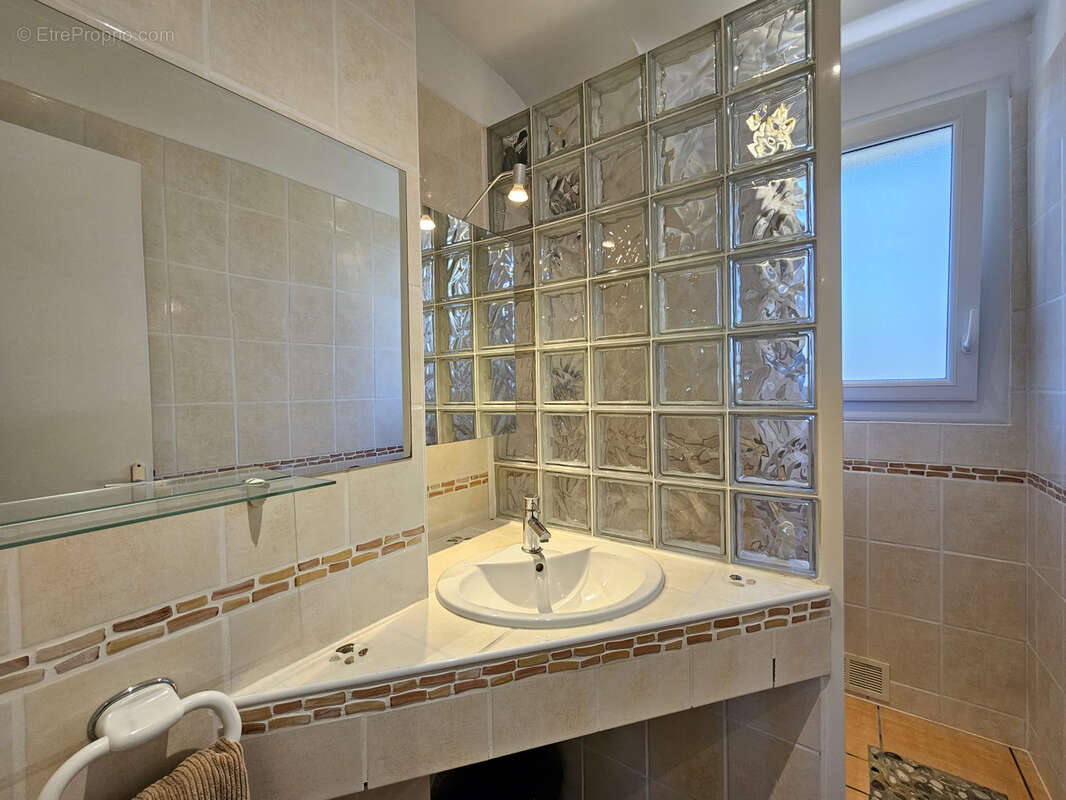 Appartement à VARAVILLE