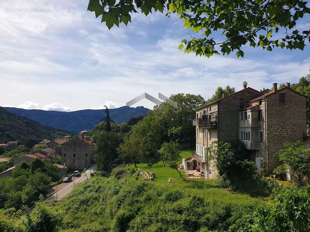 Appartement à LEVIE