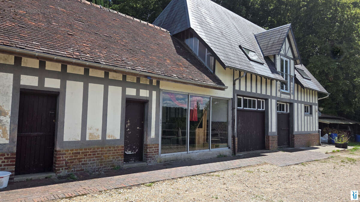 Maison à SAINT-PIERRE-DE-VARENGEVILLE