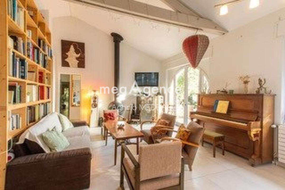 Maison à SAINT-GEORGES-DE-DIDONNE