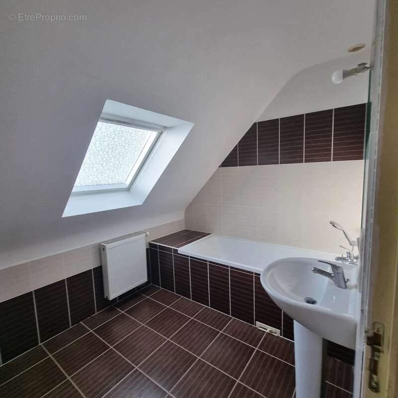 Maison à SAINT-SEGAL