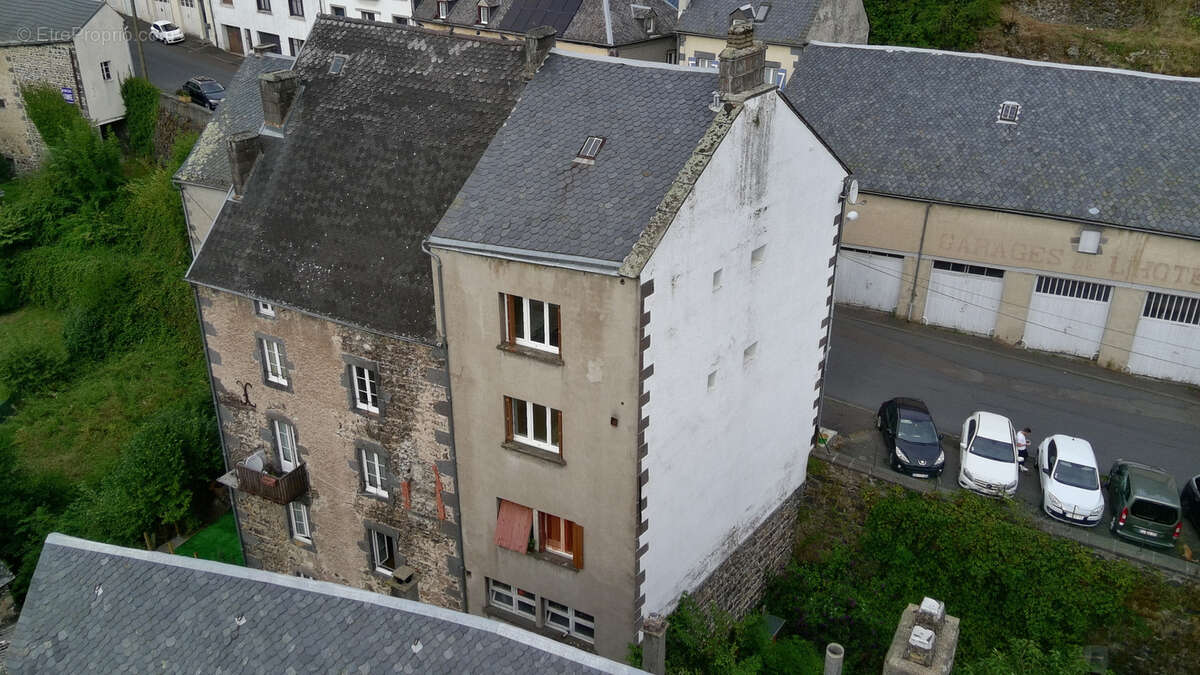 Appartement à ROCHEFORT-MONTAGNE